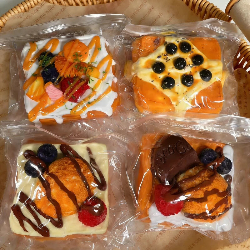 手作り特大リアルトースト（350g～400g）食品グレードのシリコン製。柔らかくふんわりとした質感で、ゆっくりと元に戻るため、ストレス解消に最適なおもちゃです