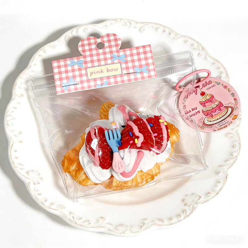 食品グレードシリコーン-ソフトでゆっくりと元に戾る食べ物シミュレ-ショントイ、超ふわふわてたまらないケーキスクイ-ズストレス解消おもちや-ストロベリークロワッサン