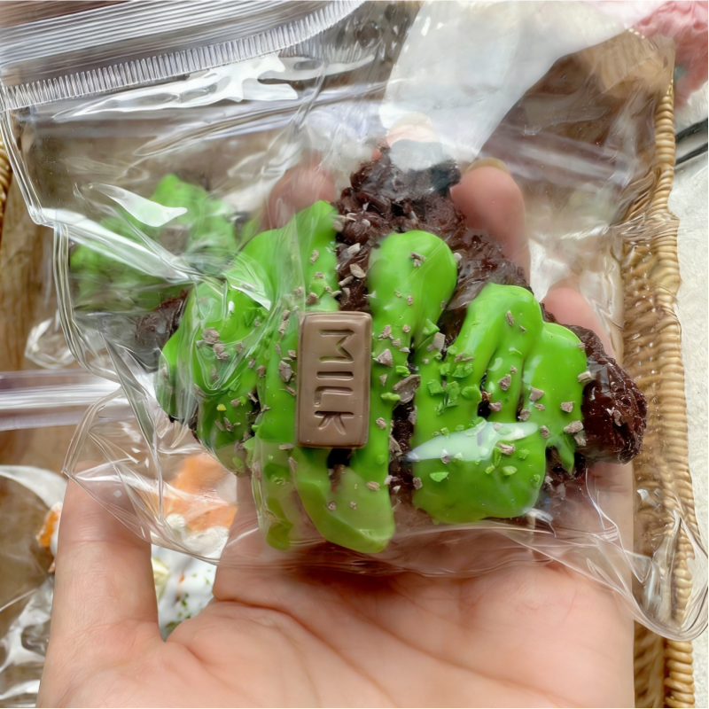 食品グレ-ドシリコ-ン-ソフトでゆっくりと元に戾る食べ物シミュレ-ショントイ、超ふわふわてたまらないゲ-キスクイズストレス解消おもちや-抹茶チョコレートクロワッサン
