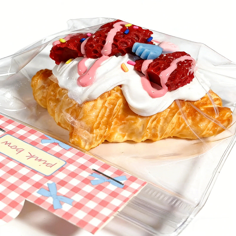 食品グレードシリコーン-ソフトでゆっくりと元に戾る食べ物シミュレ-ショントイ、超ふわふわてたまらないケーキスクイ-ズストレス解消おもちや-ストロベリークロワッサン